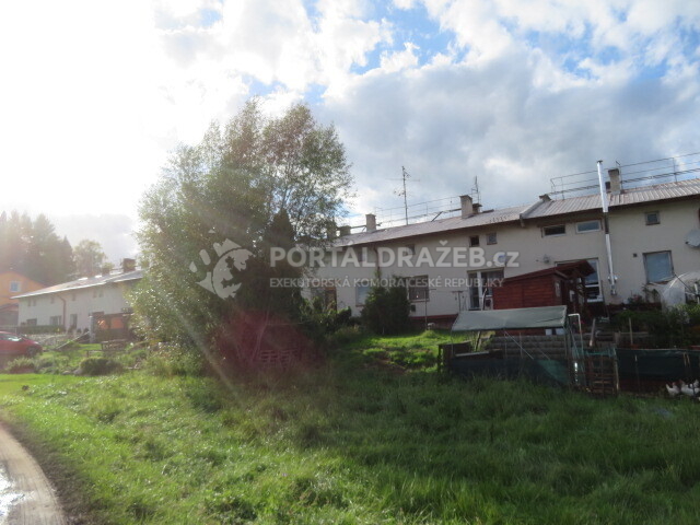 Podíl 1/2 zahrady v obci Stará Paka