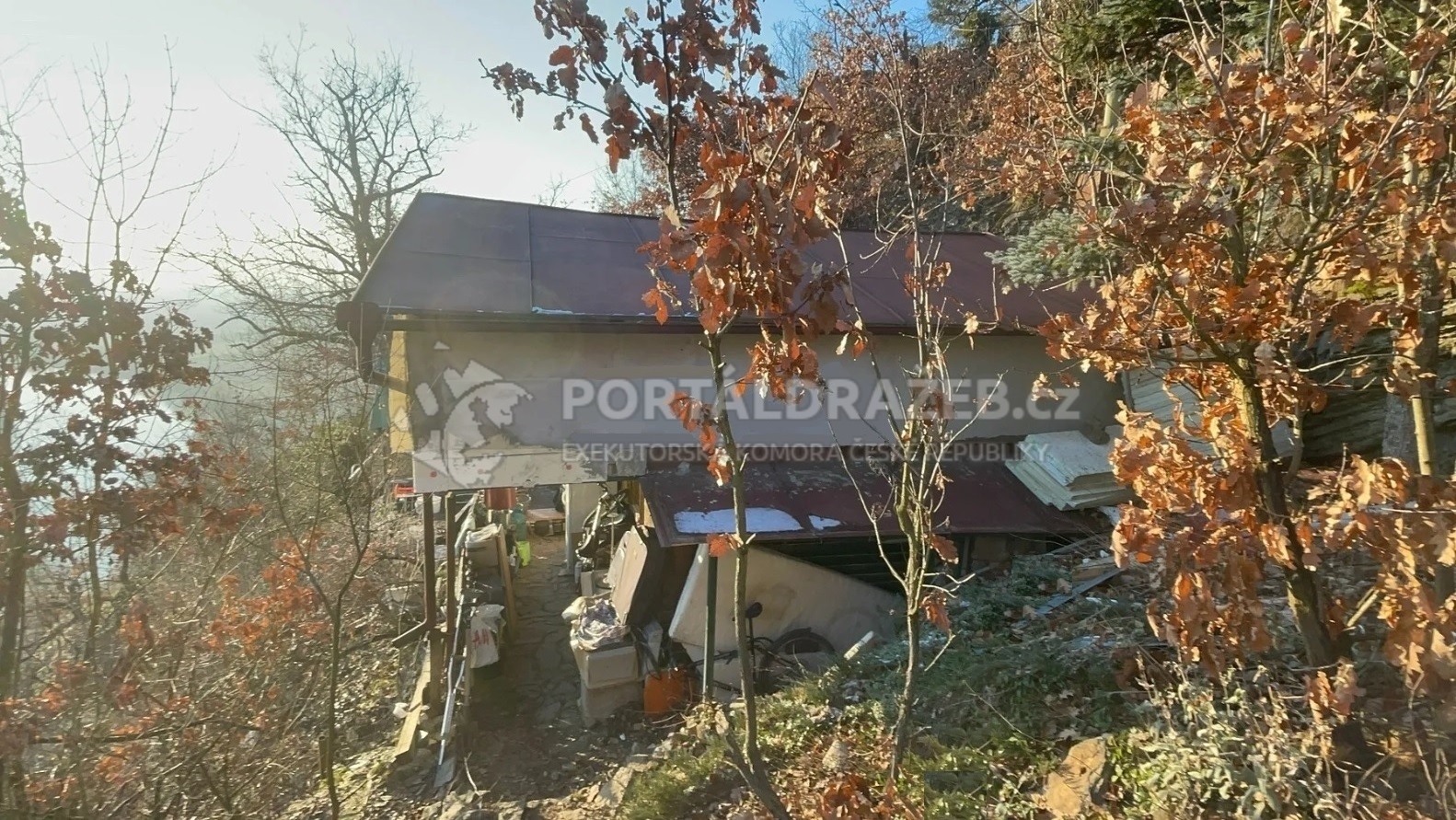 Dražba chaty č.e. 783 s pozemkem Černošice, Na Ladech, osada Slunečná okr. Praha - západ