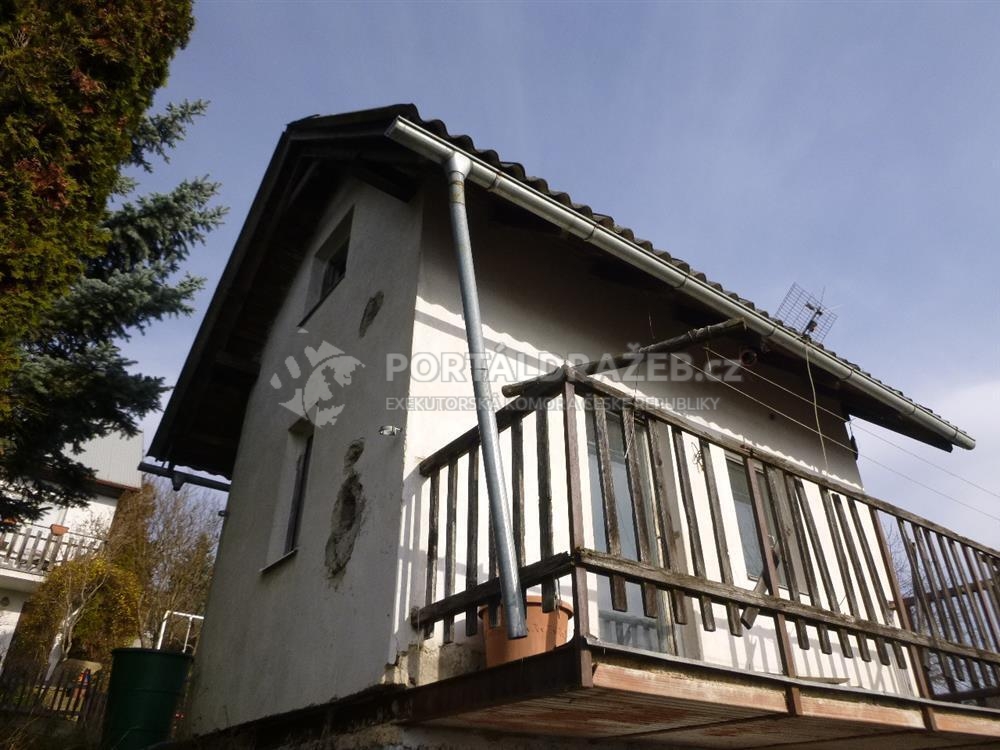 Opakovaná dražba spoluvlastnického podílu ve výši 1/2 na rekreační zahradní chatce se zahradou, Velká Chuchle