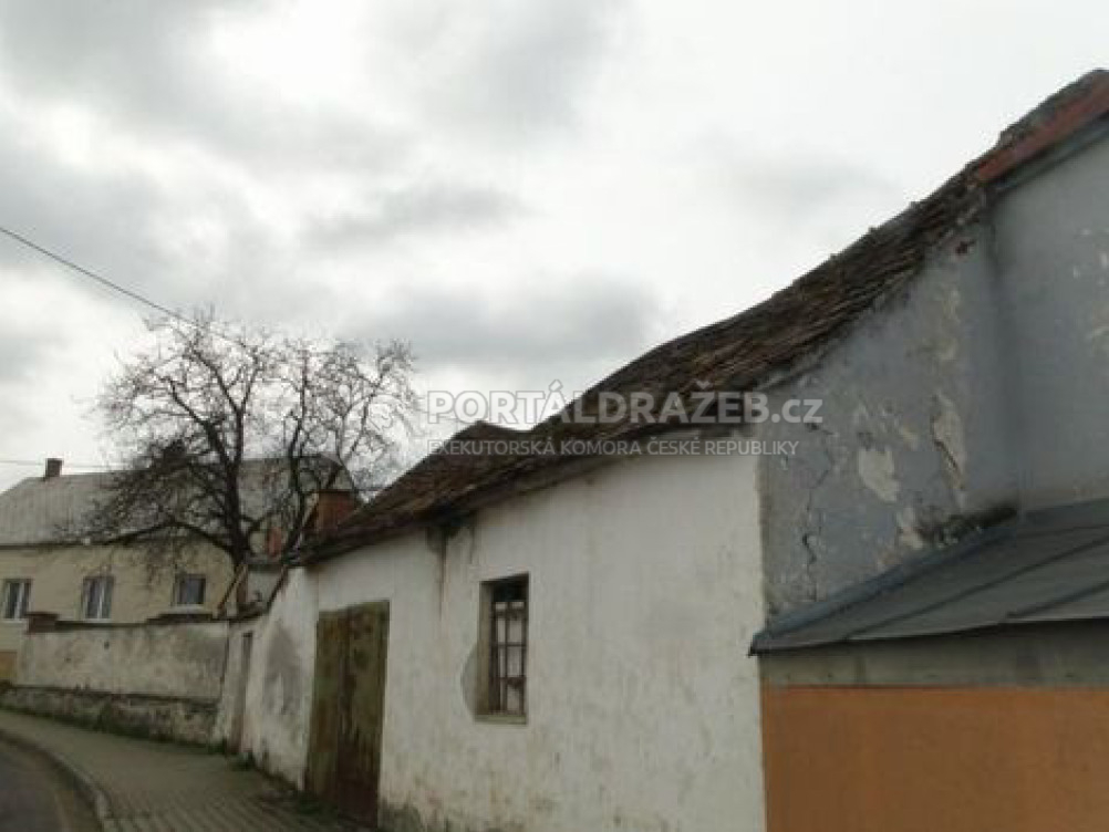 id. 1/16 rodinného domu v Bojanovicích, okr. Znojmo