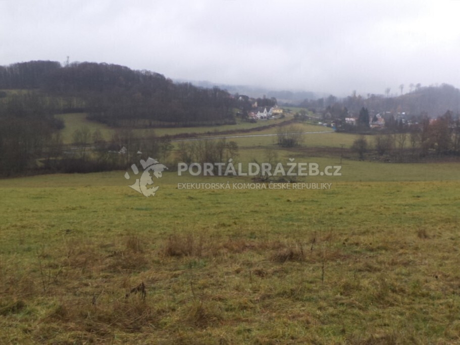 Pozemek o velikosti 21494m2, Lovečkovice