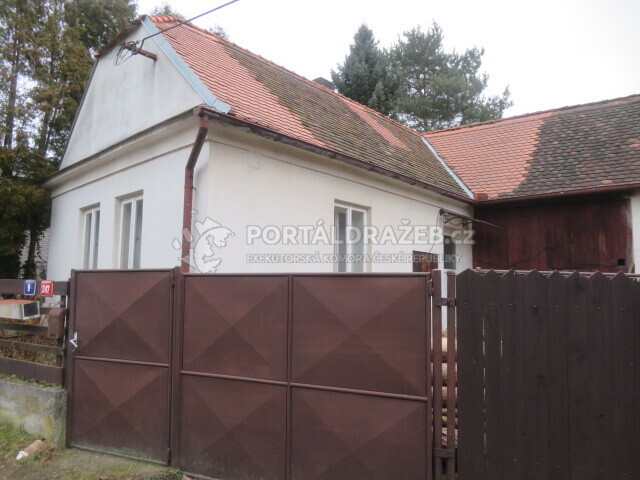 1/16 rodinného domu v obci Ronov nad Doubravou, okr. Chrudim