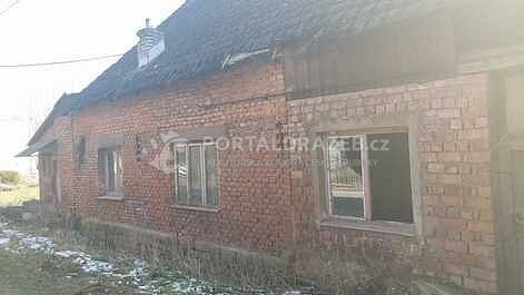 1/2 rodinného domu s pozemky (okres Jičín, k.ú.