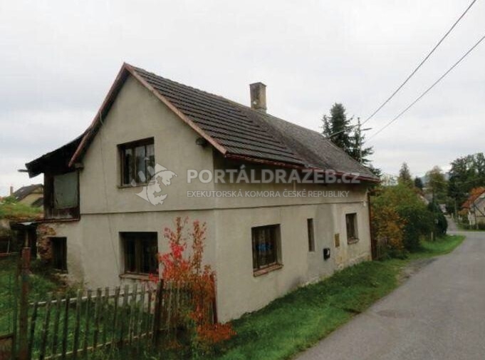 rodinný dům s pozemky v  obci Horní Libchava,