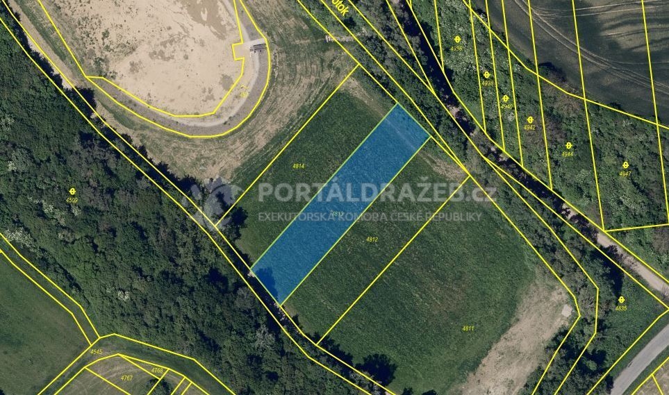 Opakovaná dražba souborů zemědělských pozemků, spoluvlastnických podílů id. 1/6 a id. 1/12, Ořechov