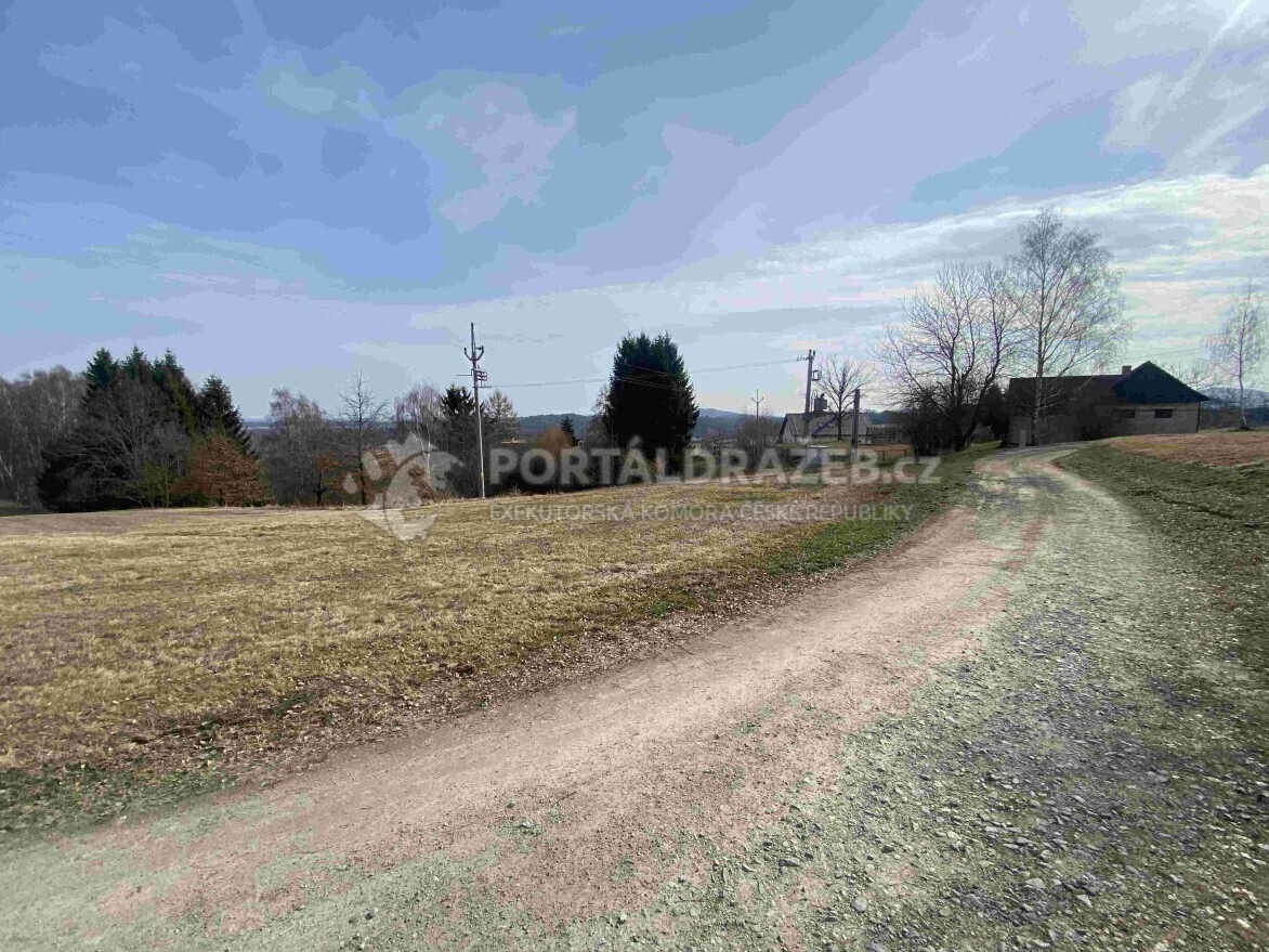 Stavební pozemek o velikosti 2407m2, Údolí u Nových Hradů