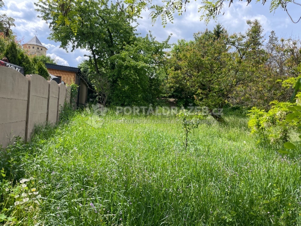 Pozemek, Znojmo, podíl 1/2