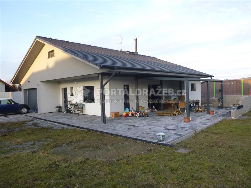 Dražba 1/2 spoluvlastnického podílu na rodinném domě se zahradou, okres Plzeň-město