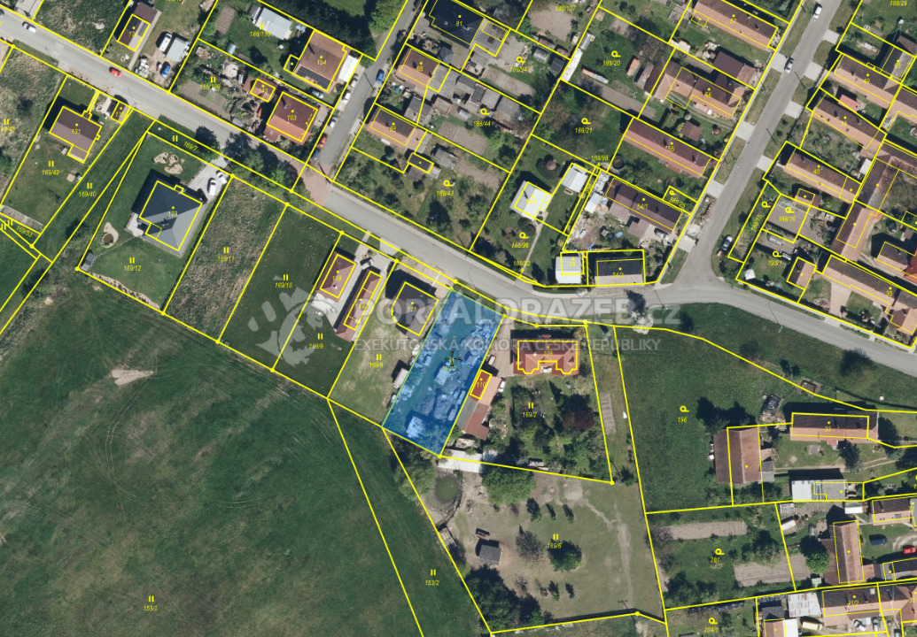 Pozemek o velikosti 1006m2, Pardubice