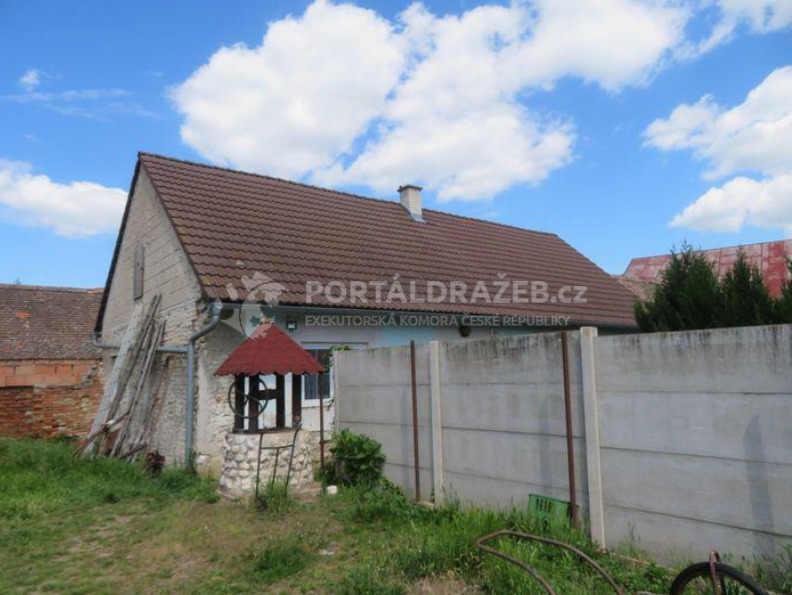Rodinný dům s pozemky v obci Brod nad Dyjí, Břeclav