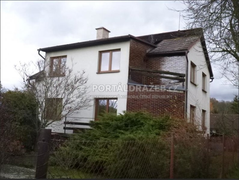 Dražba id. spol. podílu 1/2 RD obec Petrov nad