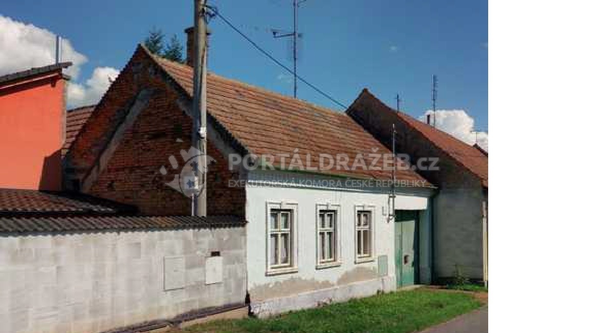 rodinný dům s pozemkem, k.ú. Kostelec u Kyjova - podíl 1/2