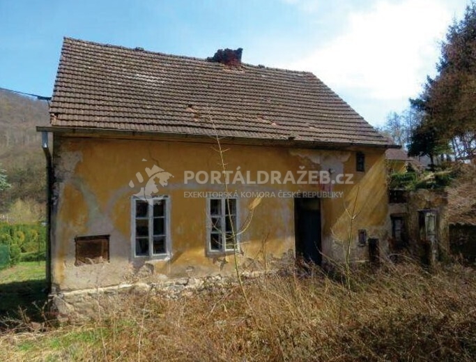 rodinný dům s pozemky v obci Velké Březno, okres