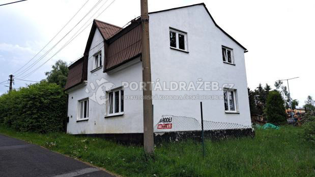 Velkorysý rekreační objekt 7+2, 230 m², pozemek 751 m² v obci Kovářská, Krušné hory, okr. Chomutov