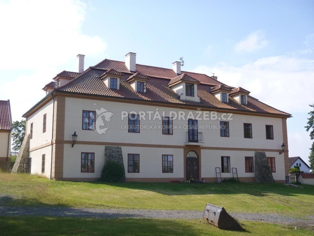 Dražba Ekologické farmy zámek Skřivaň v obci Pavlíkov, okres Rakovník