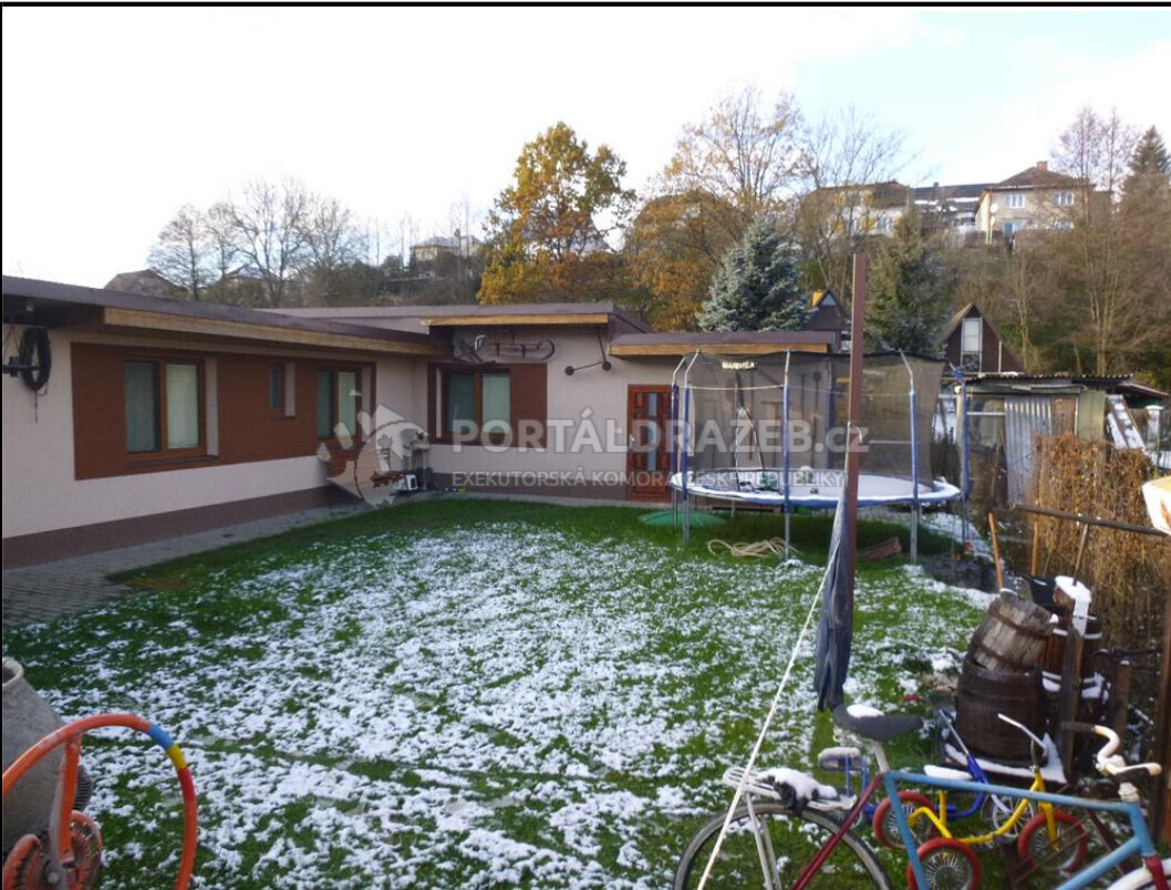 Novostavba rekreační chaty s kůlnou, pozemek,