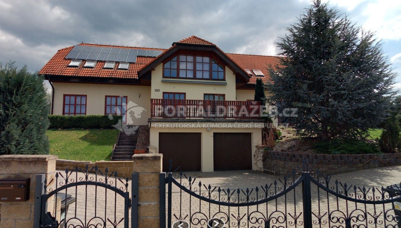 Dražba bytu v rodinném domě na adrese Skály 193,