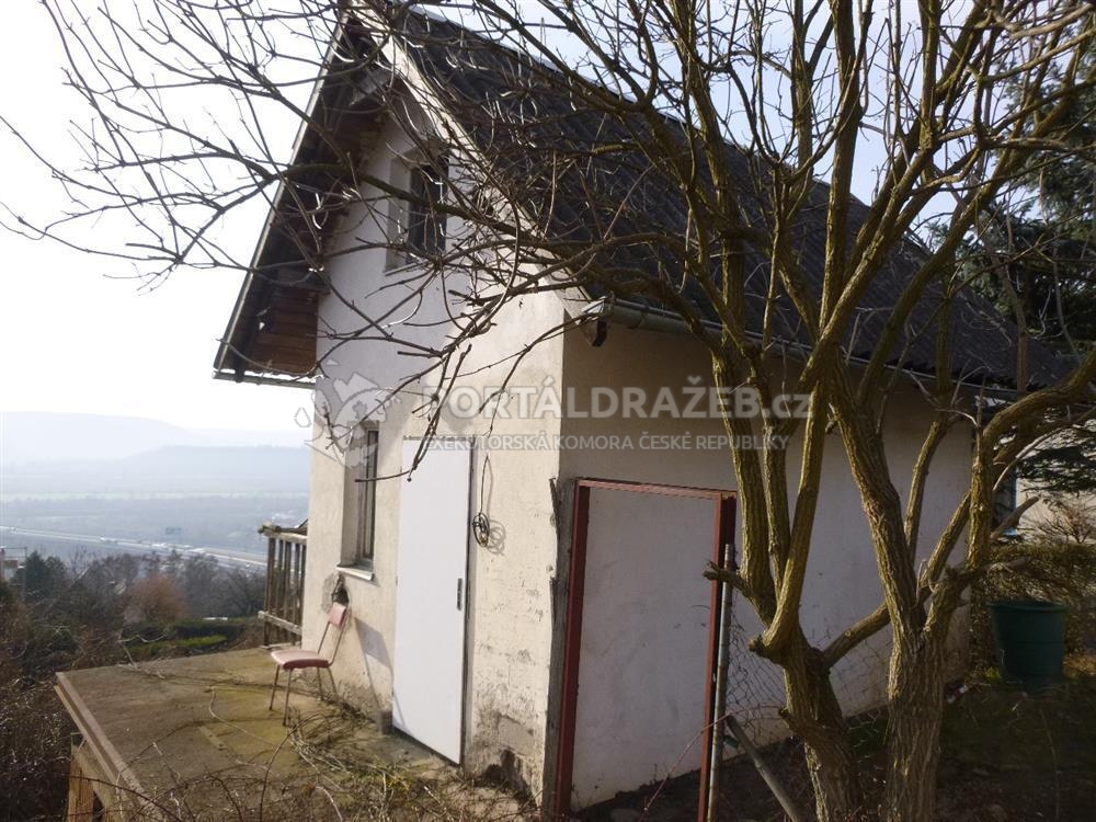 Dražba spoluvlastnického podílu ve výši 1/2 na rekreační zahradní chatce se zahradou