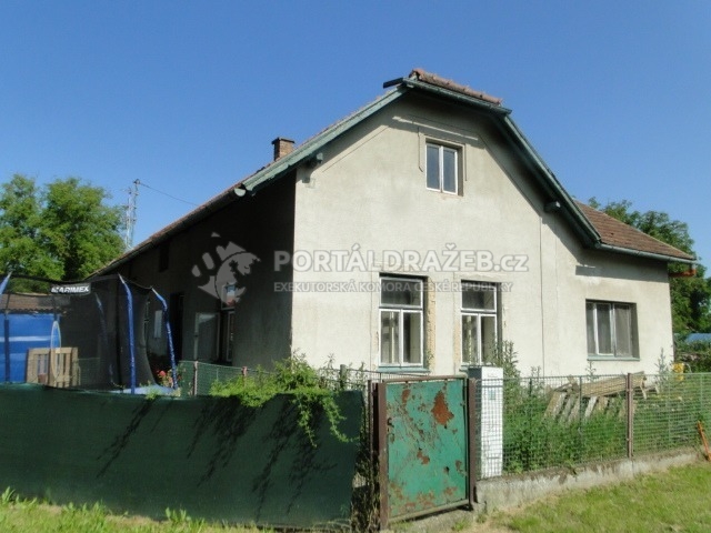 id. 1/2 rodinného domu v Bořicích, okr. Chrudim
