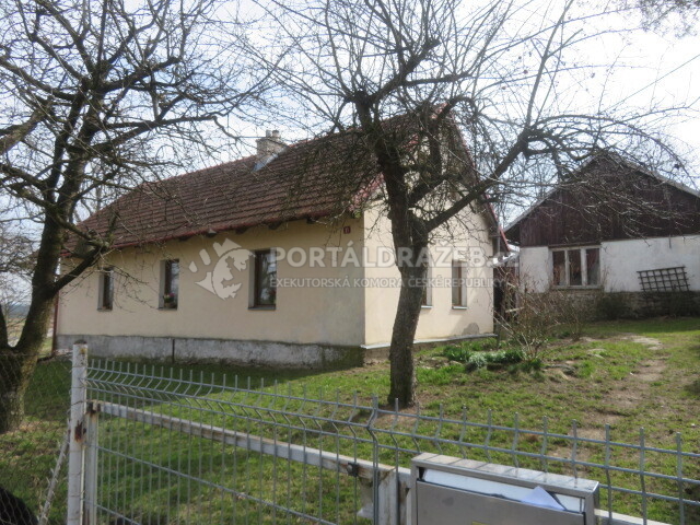 Dražba podílu id. 1/8 na RD se zahradou v obci Rosička, okres Žďár nad Sázavou