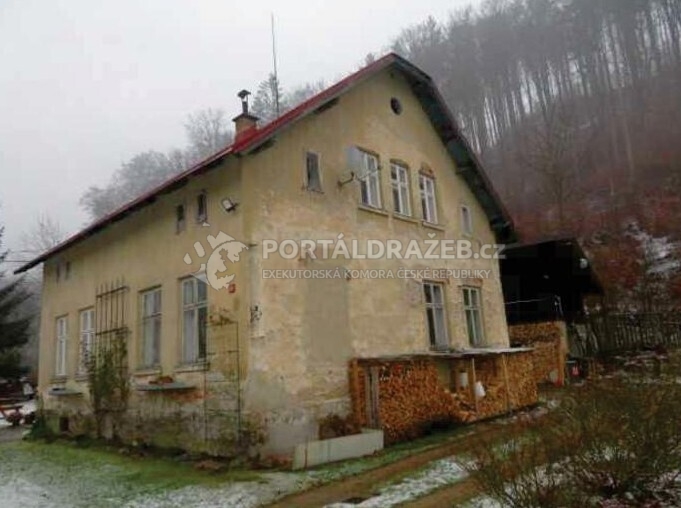 rodinný dům s pozemky v Bohdalovicích, okres