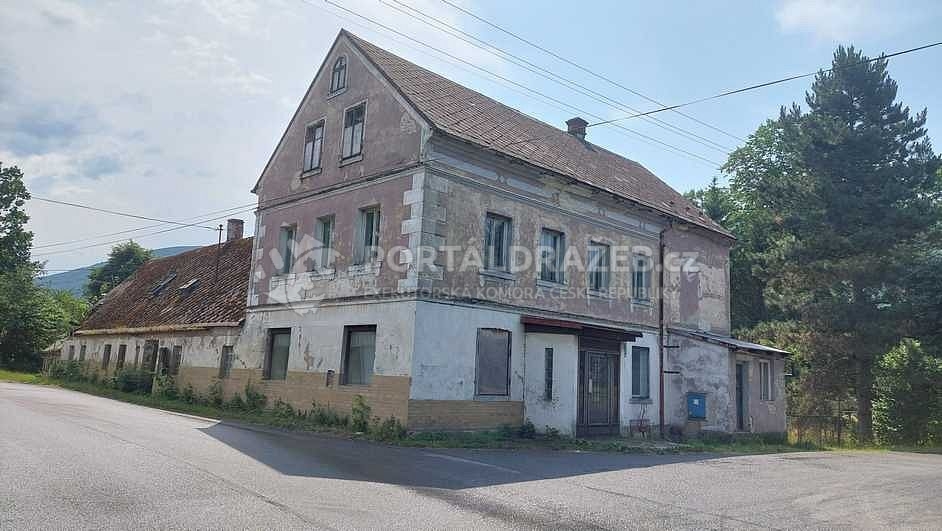 Podíl 4793/10000 na budově (rod.rekreace) a pozemky, k.ú. Hejnice - opakovaná dražba