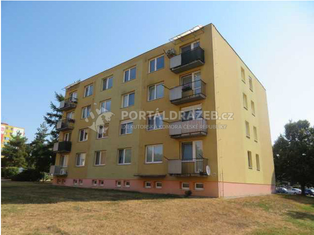 Byt 3+1 (č. j. 3299/7) včetně podílu na