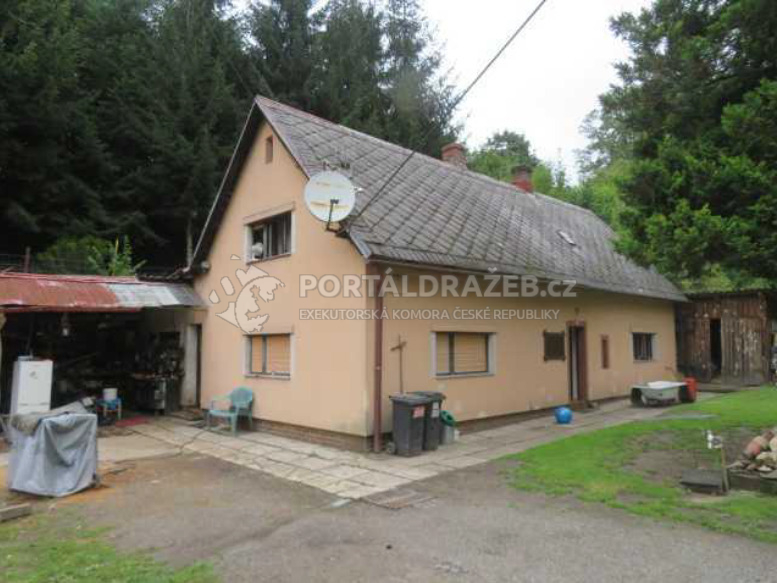 Ideální spoluvlastnický podíl 1/2 rodinného domu