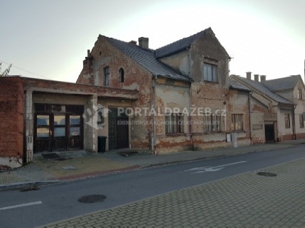 Dražba rodinného domu se zahradou v obci Lázně