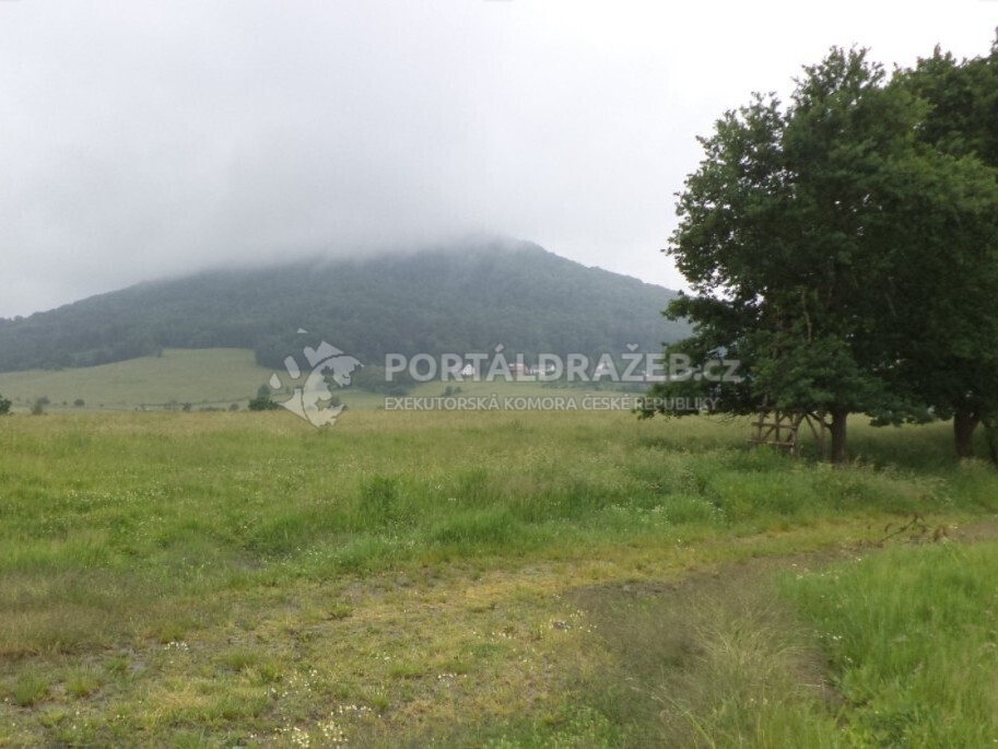 Pozemek o velikosti 4685m2,Postřelná