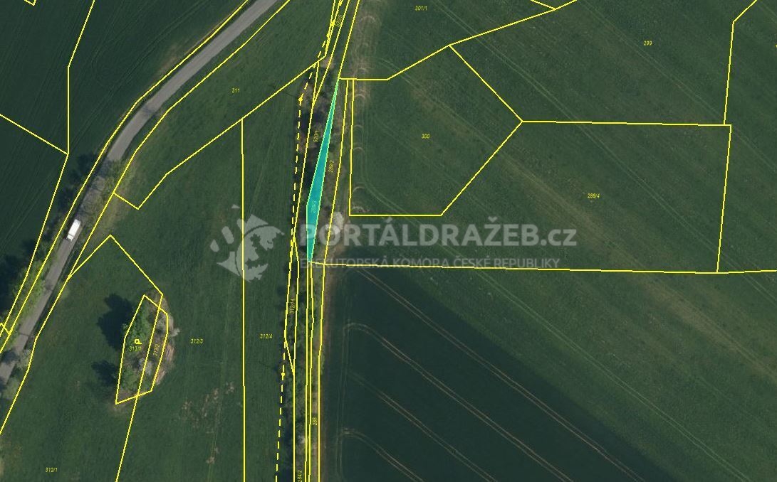 Dražba podílu id. 1/2 na pozemku v obci Slatiňany,