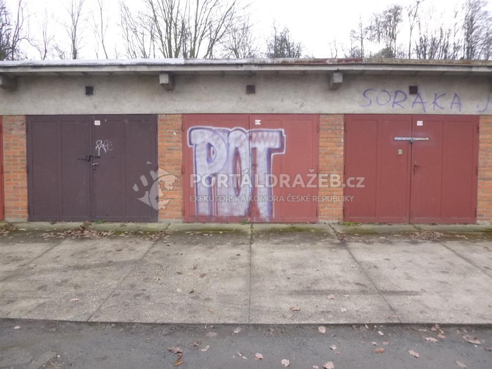 Id. podíl 1/6 garáže s pozemkem v obci Zlín
