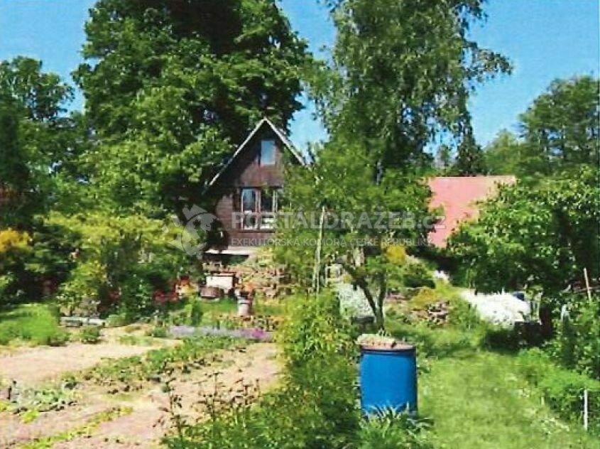 Dražba rekreační chaty s pozemky a příslušenstvím,