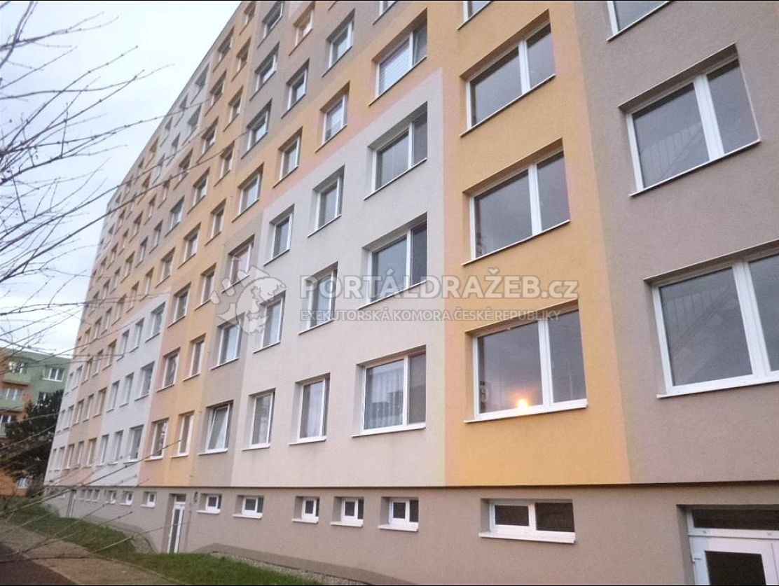 Družstevní podíl v bytovém družstvu - byt 1+3 (k.