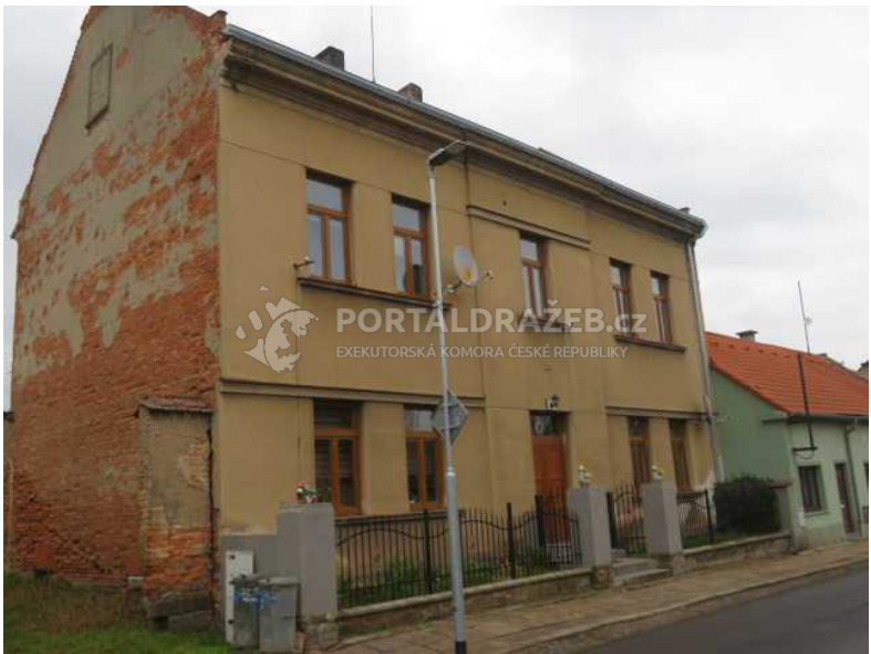 Ideální spoluvlastnický podíl 1/8 rodinného domu