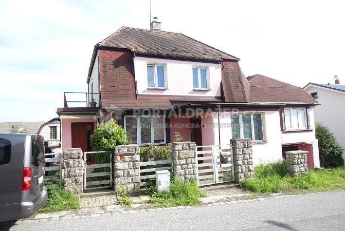 Dvougenerační dům 365 m² se 4 garážovými místy v Liberci