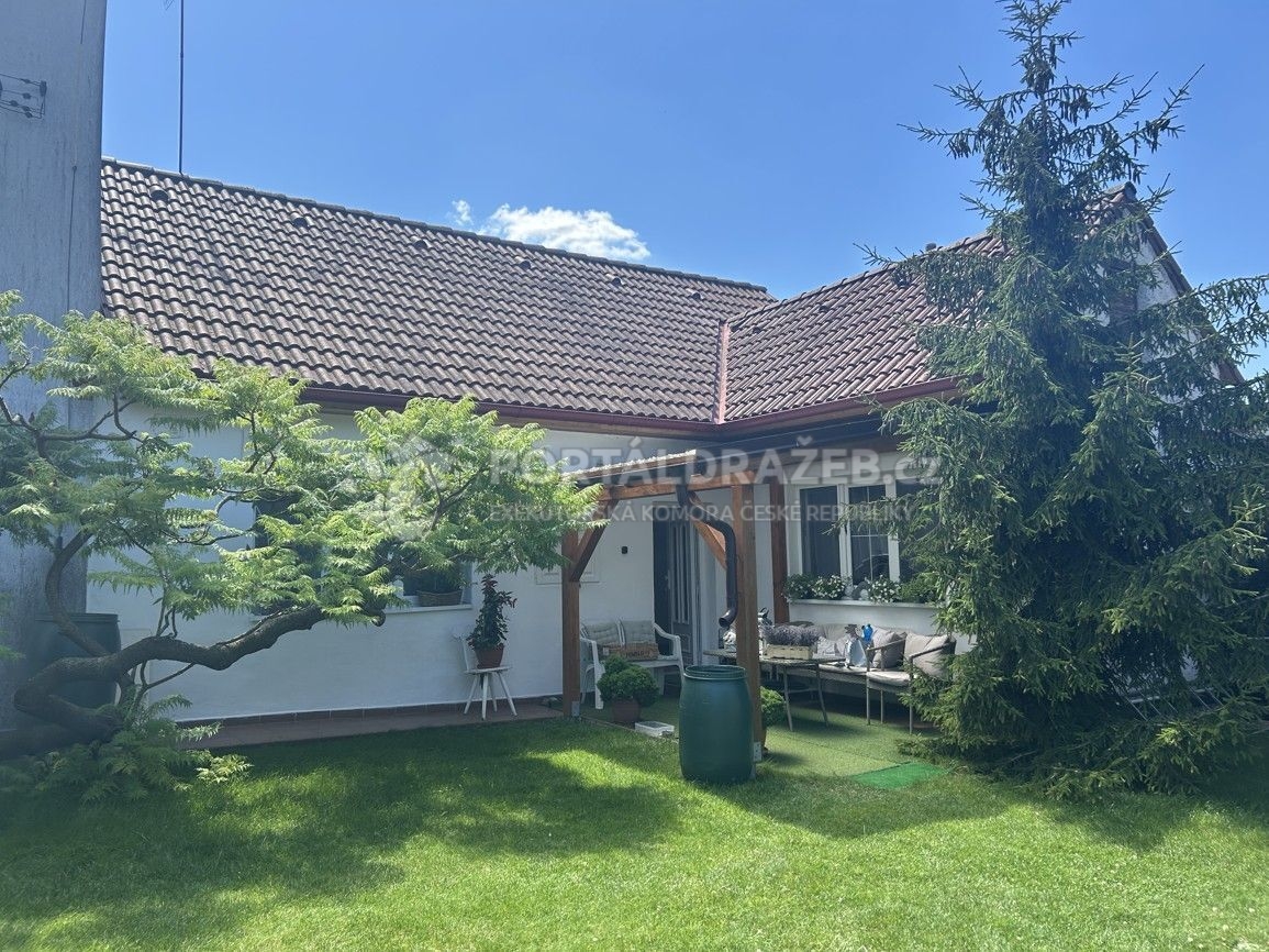 Rodinný dům s pozemky v obci Sendražice, Kolín