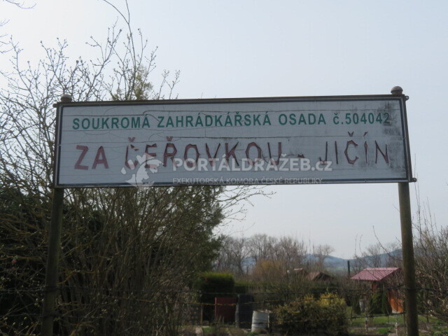 Dražba pozemků s chatkou v zahrádkářské osadě v Jičíně