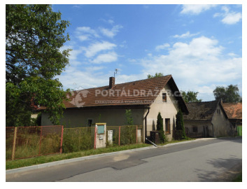 Dům se zahradou a 1/2 přístřešku s uhelnou v