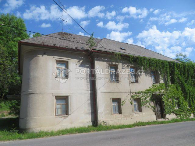 Rodinný dům s garáží a pozemky 1.014 m2 v obci Vidlatá Seč, okr. Svitavy