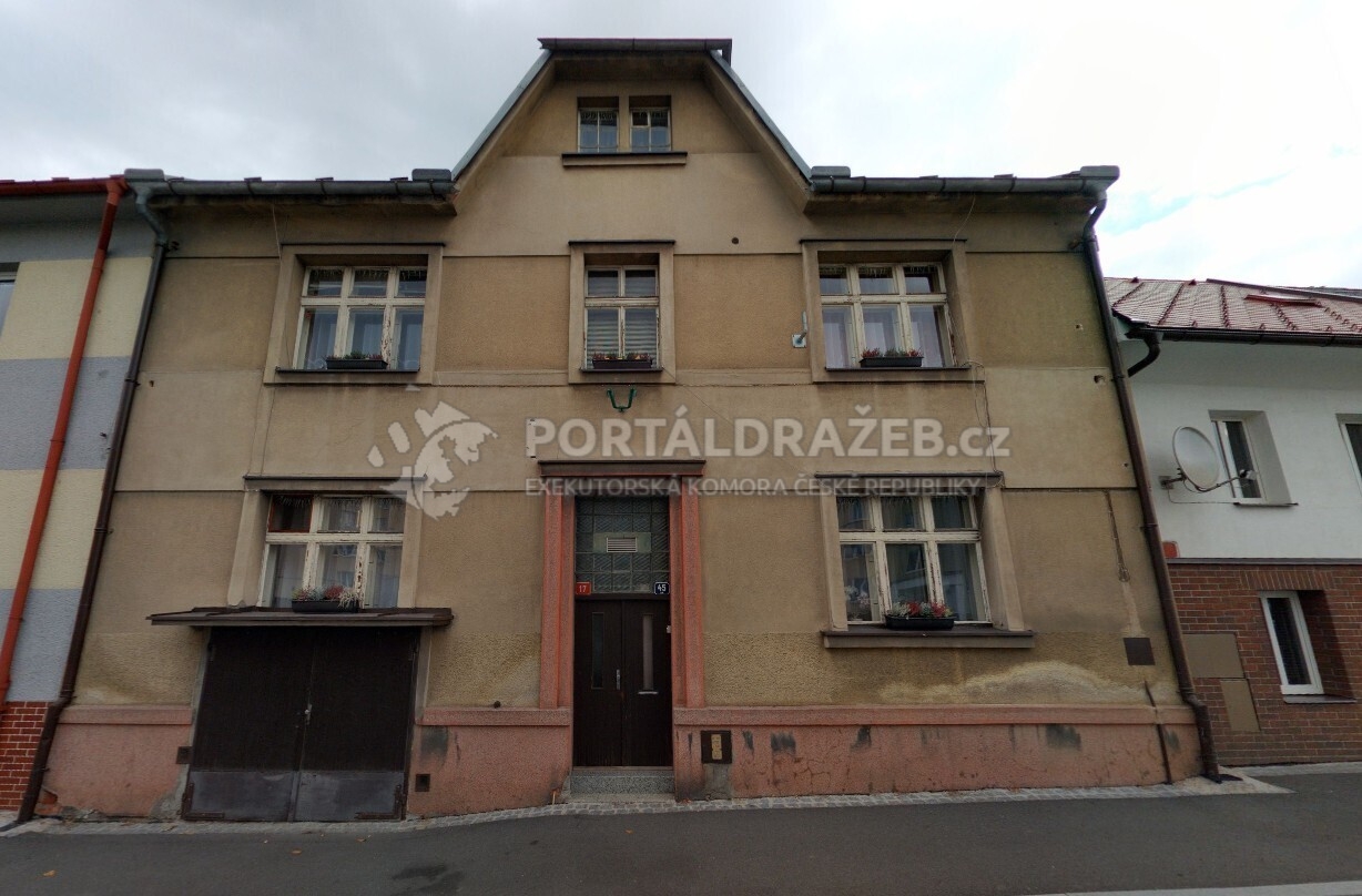 1/2 rodinného domu v obci Klatovy - kamenná dražba