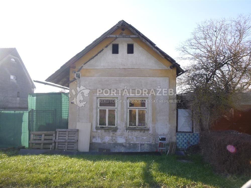 Rodinný dům v obci Vrbice, okres Nymburk