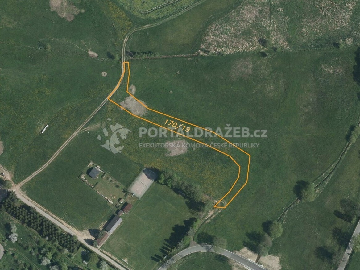 Pozemek o velikosti 3069 m2, kat. území Horní Ves