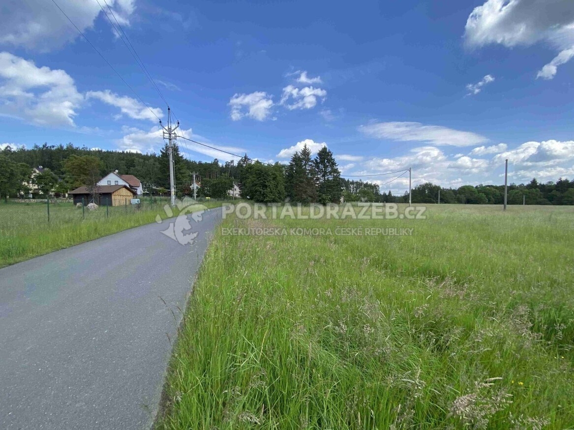 Pozemek o velikosti 1400m2, Pavlovice nad Mží