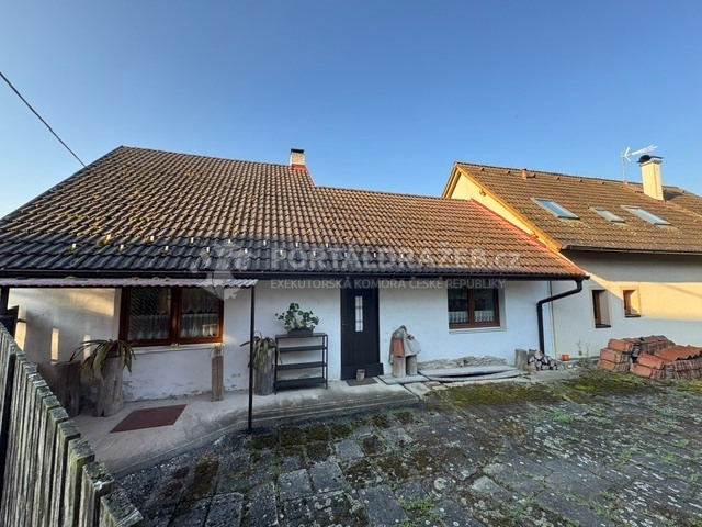 Dražba podílu 1/8 na RD Osečany, okr. Příbram
