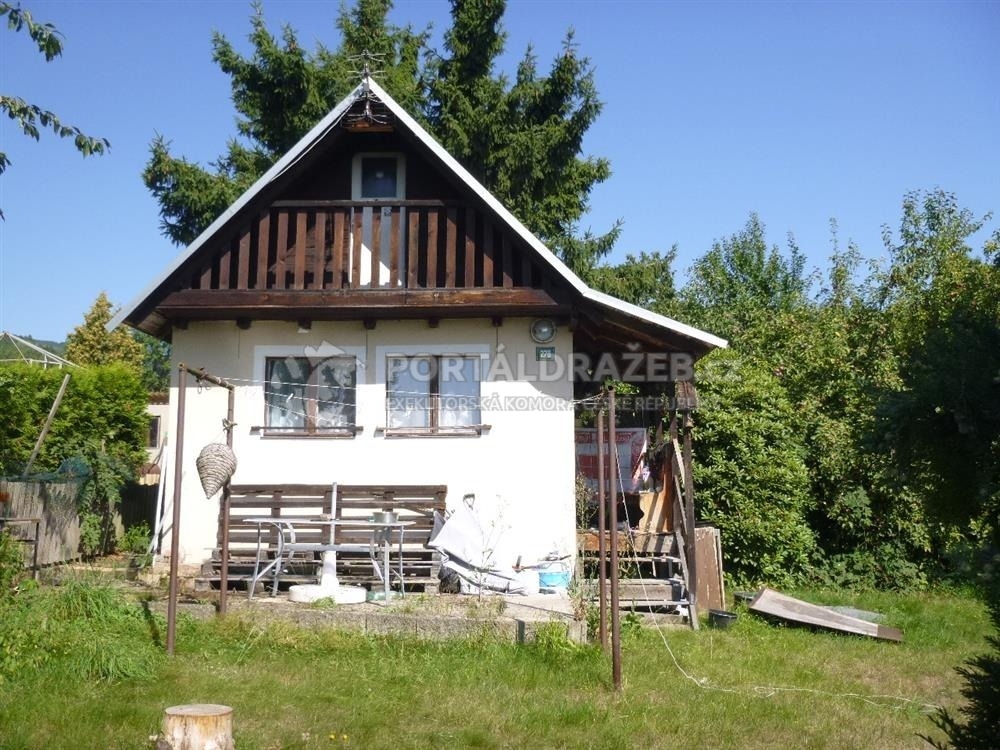 Objekt rodinné rekreace v Hrobu spolu s id. 1/57