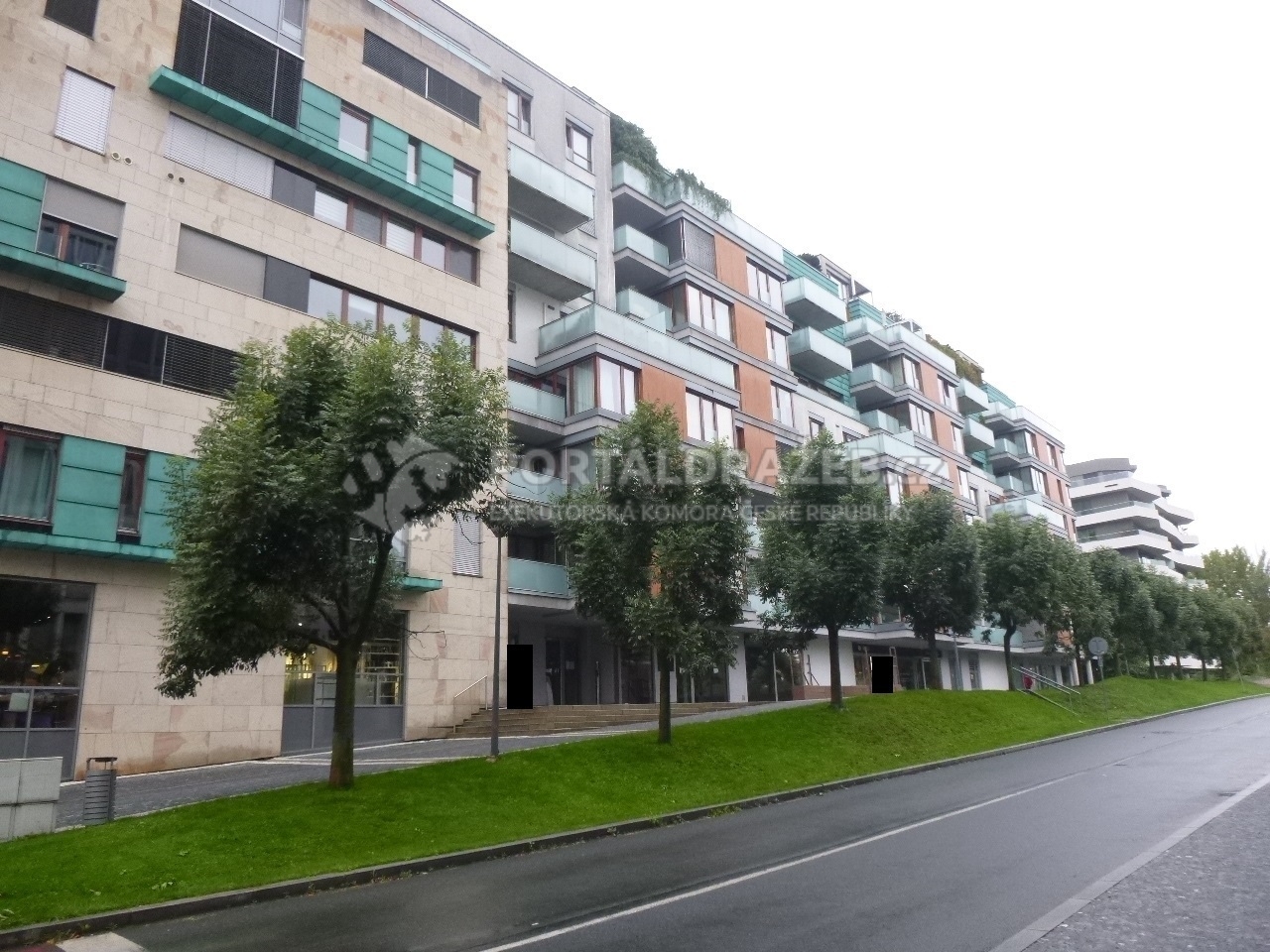 Podíl 1/3 na garáži v Praze - Karlíně