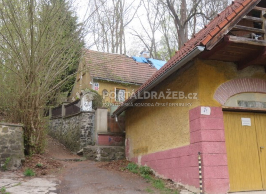 Přízemní rodinný dům s volným půdním prostorem v