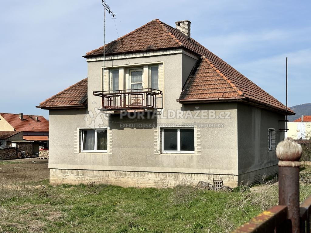 spoluvlastnický podíl k domu v obci Terezín
