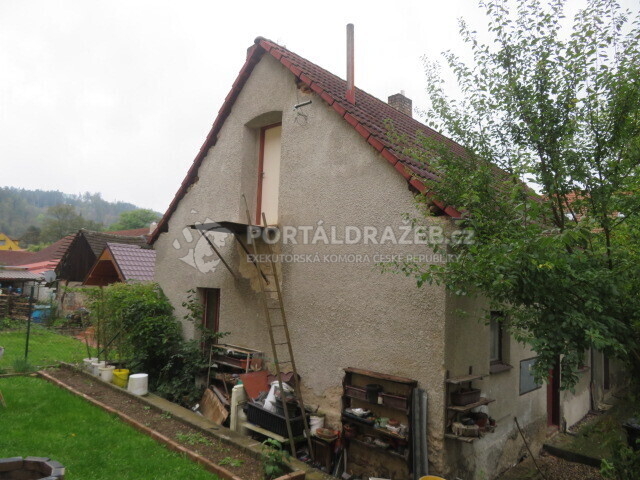 Dražba spoluvlastnického podílu ve výši 1/3 na